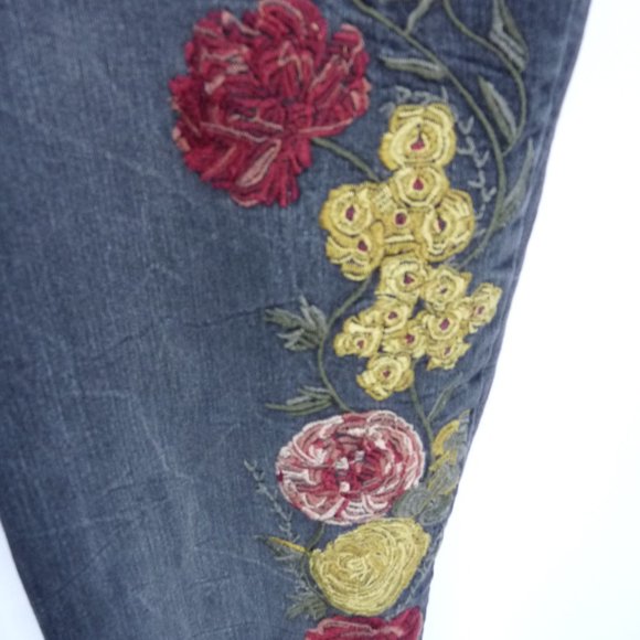 Bandolino Gray Denim Jeans Floral Embroidered  Lisbeth Curvy Skinny Ankle  Sz 10 - Picture 4 of 8